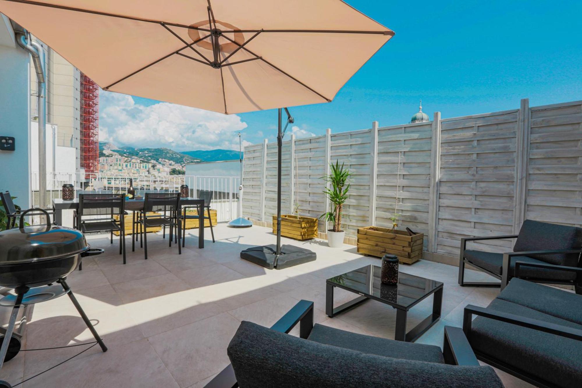 Attico Luxury Con Parcheggio E Terrazza Vista Mozzafiato Apartment Genova Exterior foto